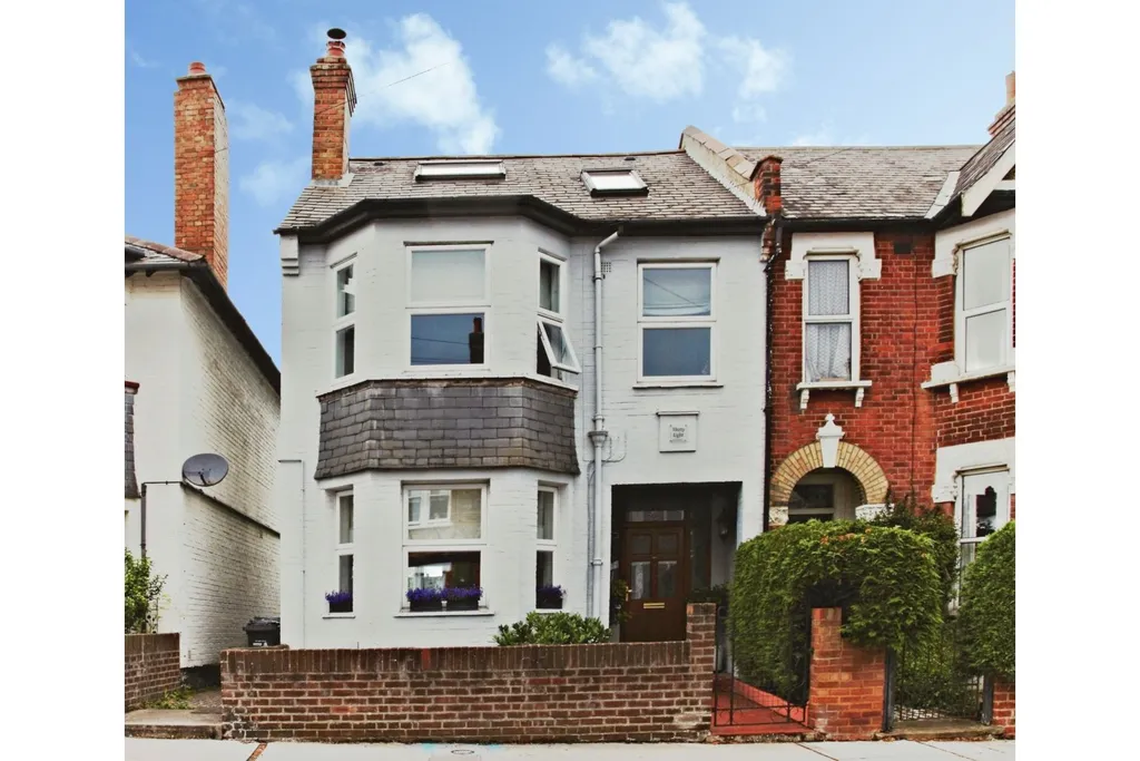 House in Croydon, Waddon - View 3