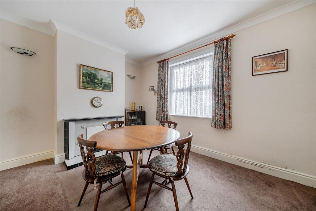 Property photo 3 of 15 1436596-7-69Cce80242743.Jpg