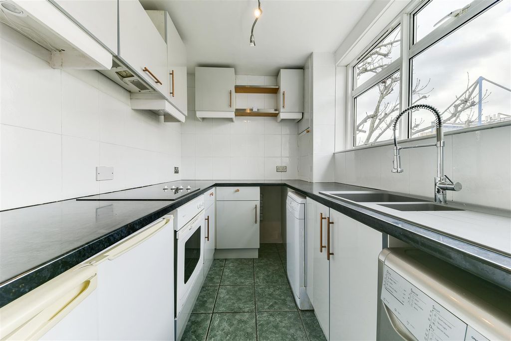 Property photo 3 of 8