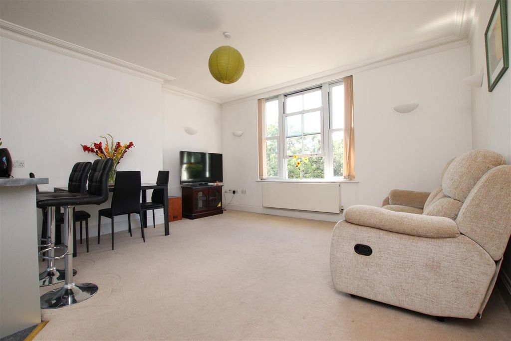 Property photo 3 of 10 Living Area.Jpg