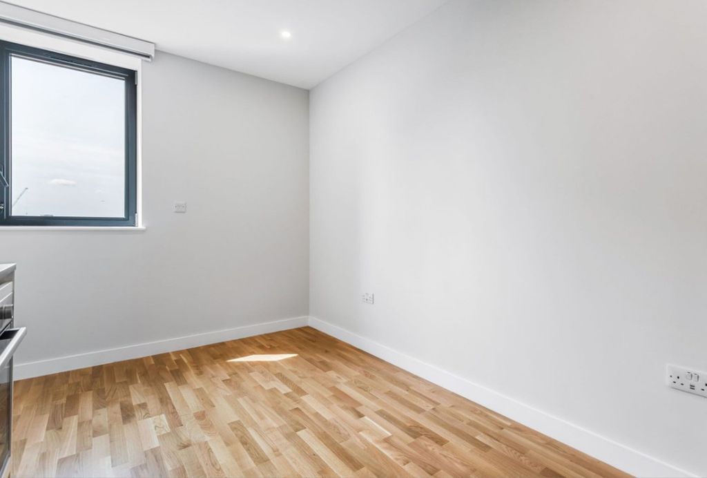 Property photo 3 of 12 Bedroom (Example)