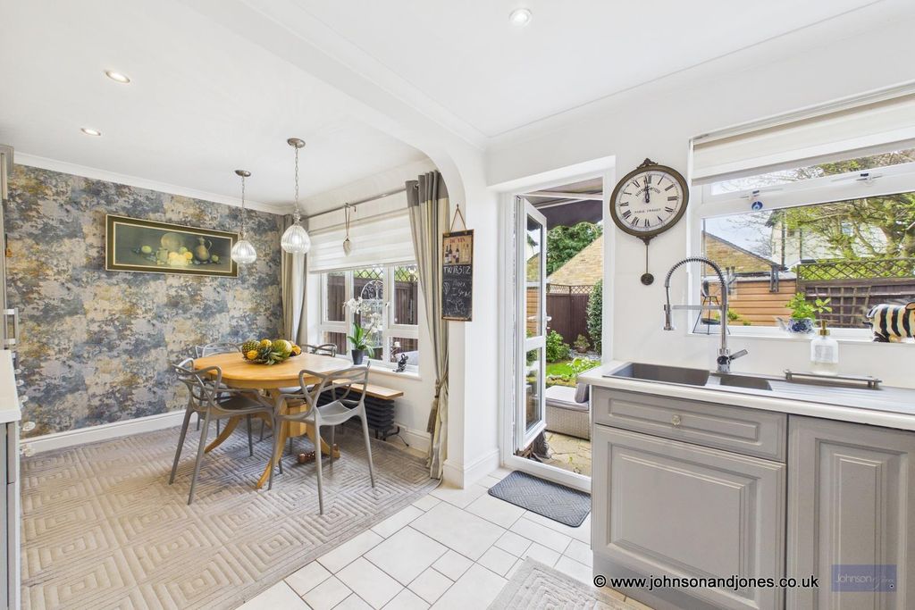 Property photo 3 of 20 3 Kitchen.Jpg