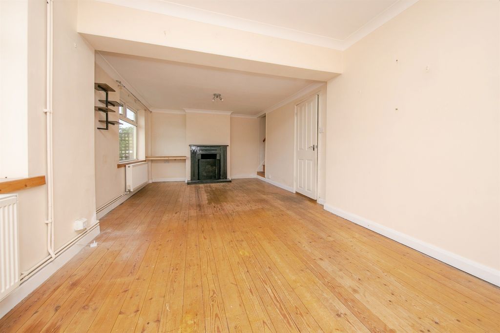 Property photo 3 of 16