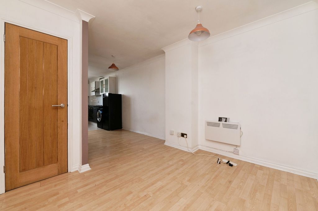 Property photo 3 of 15 Photo