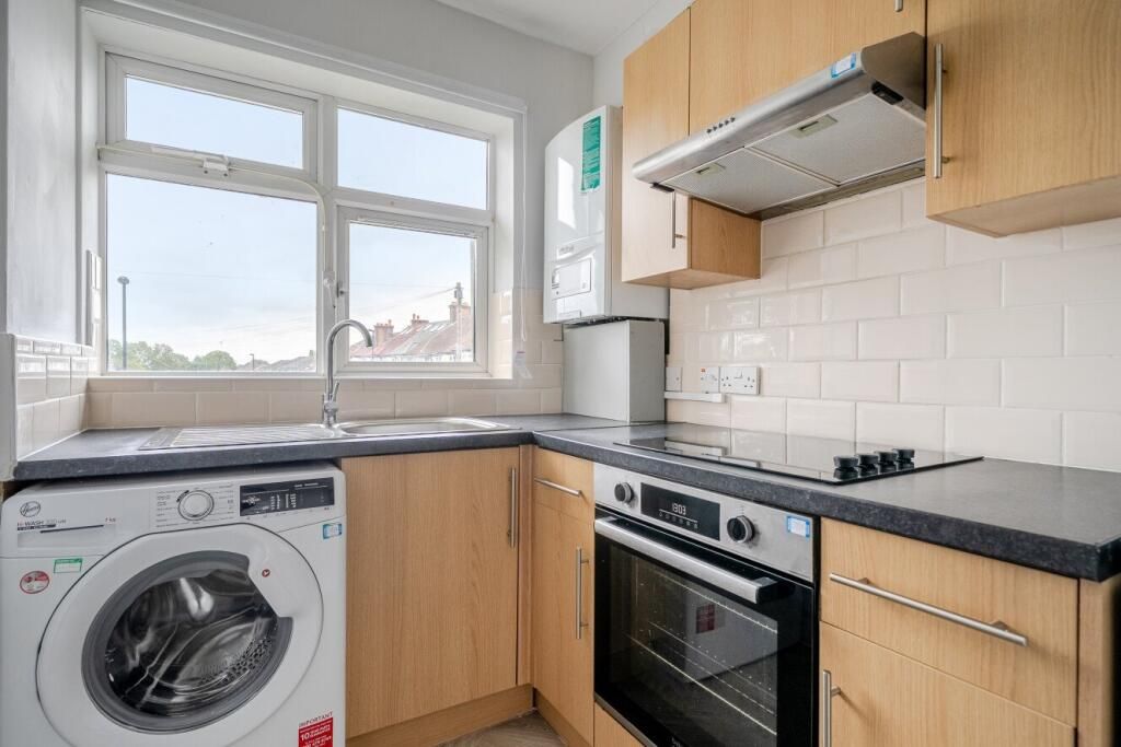 Property photo 1 of 9 Kitchen
