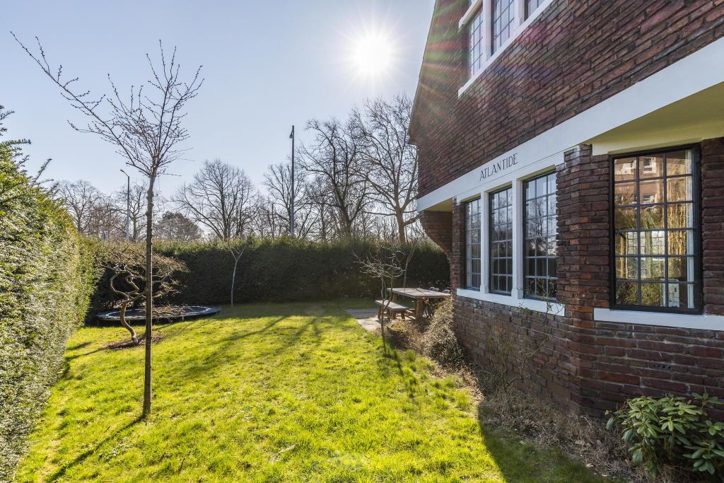 Property photo 2 of 61