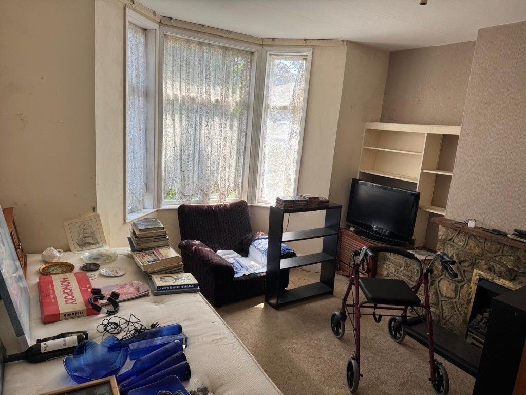 Property photo 3 of 12 Living Room