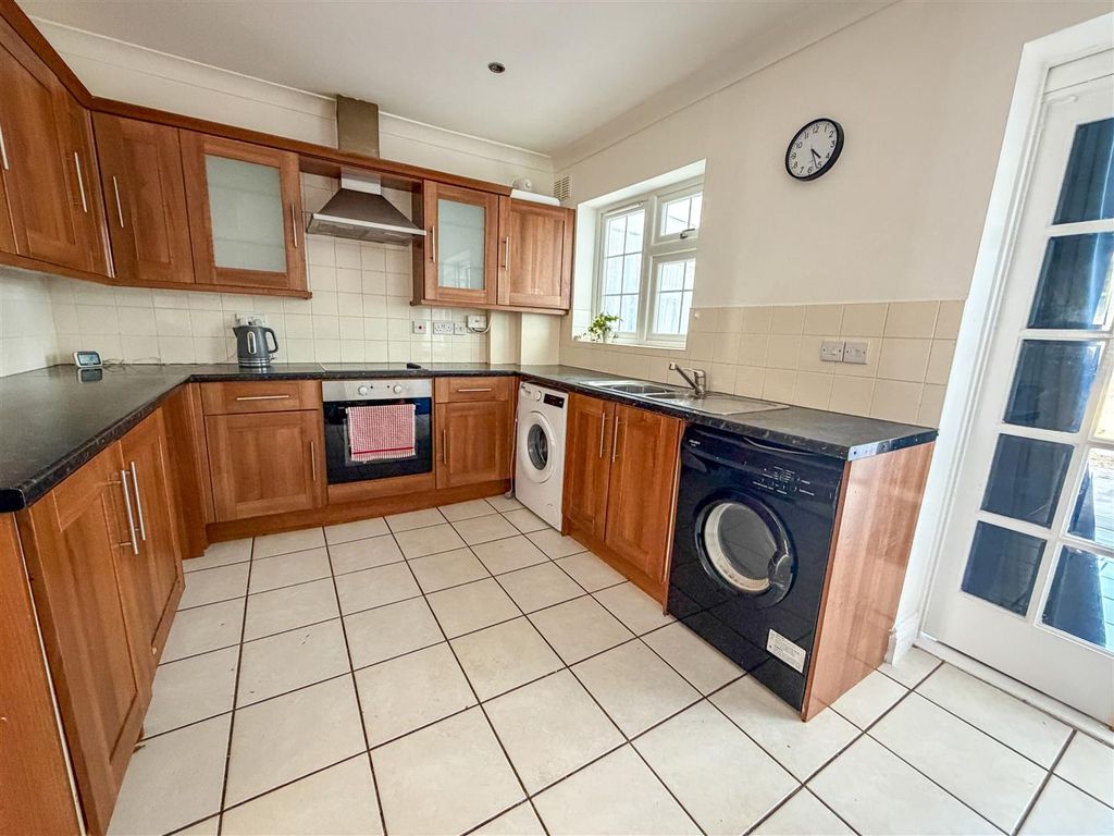 Property photo 2 of 12 Kitchen Diner
