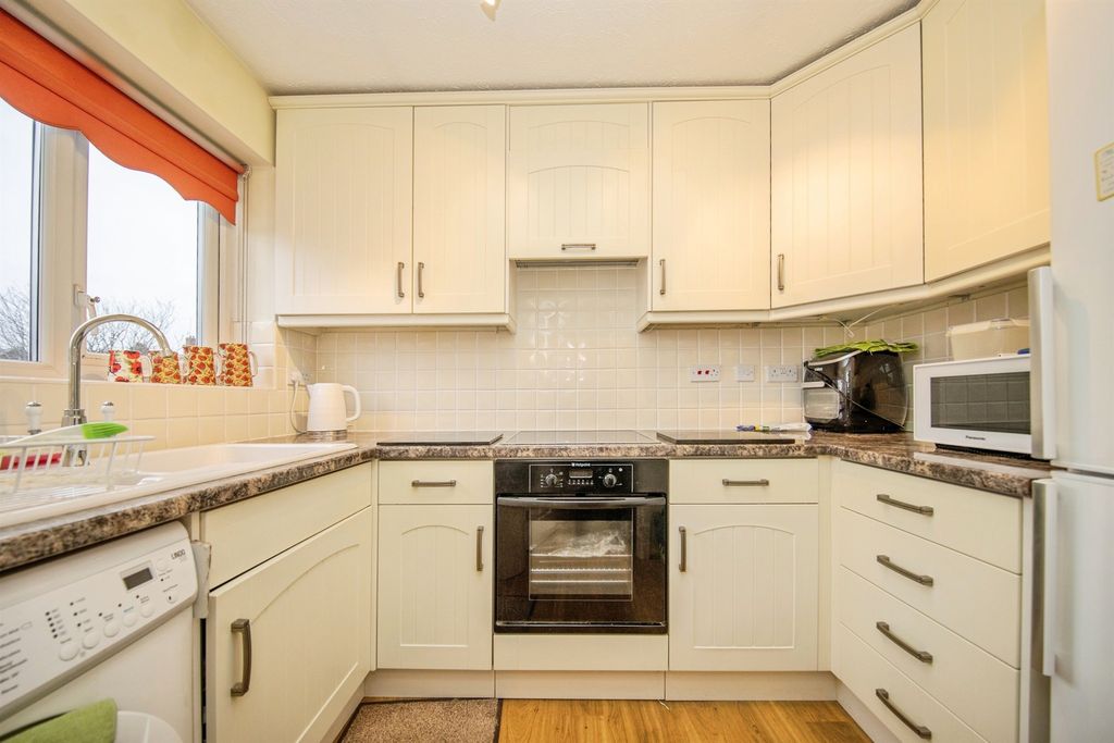 Property photo 2 of 9