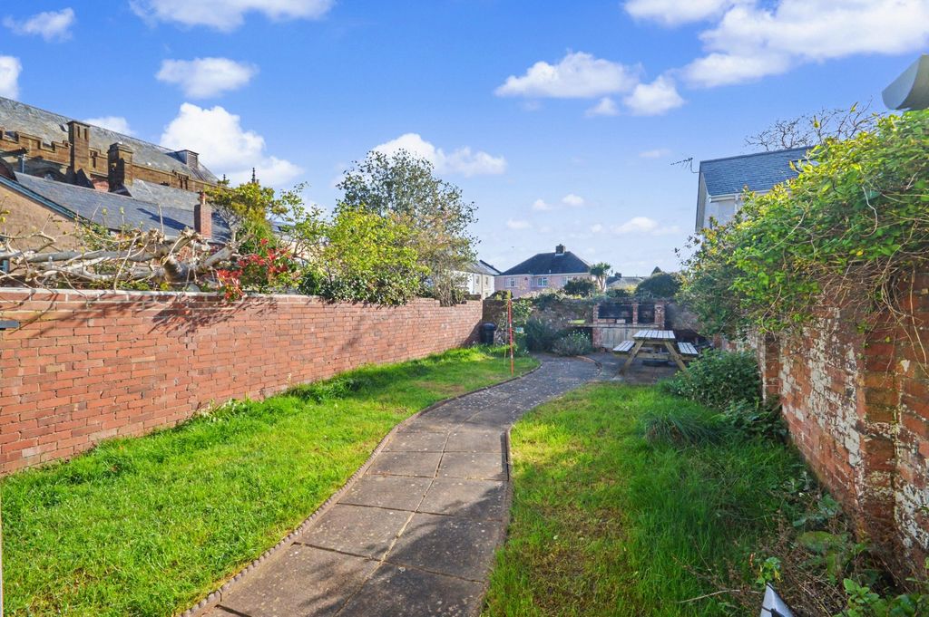 Property photo 2 of 22 Picture No. 57