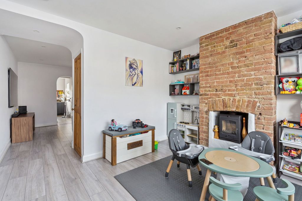 Property photo 3 of 19