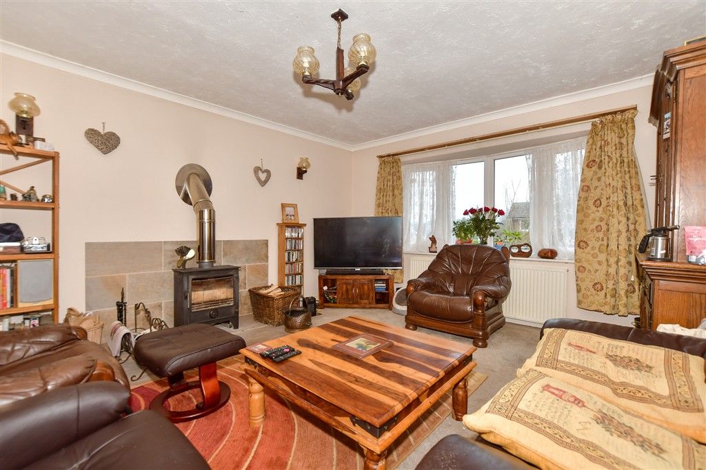 Property photo 3 of 13 Lounge