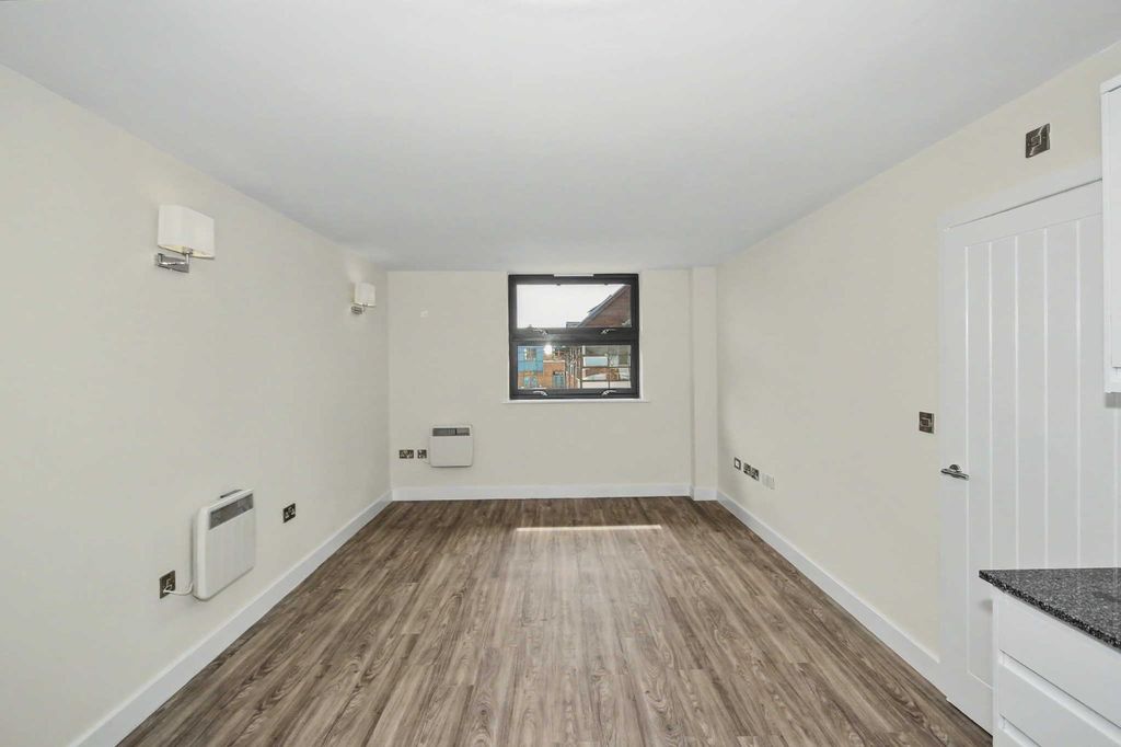 Property photo 3 of 8