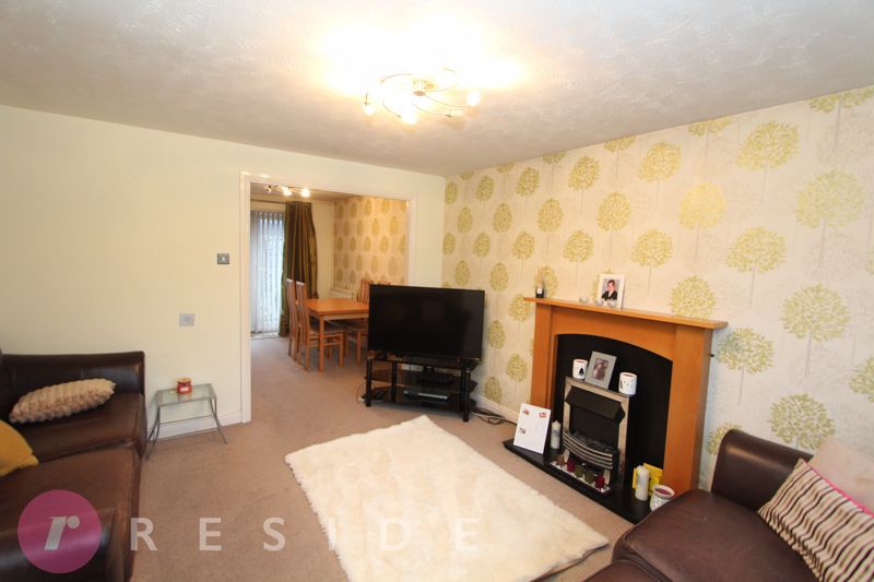 Property photo 2 of 13 Lounge