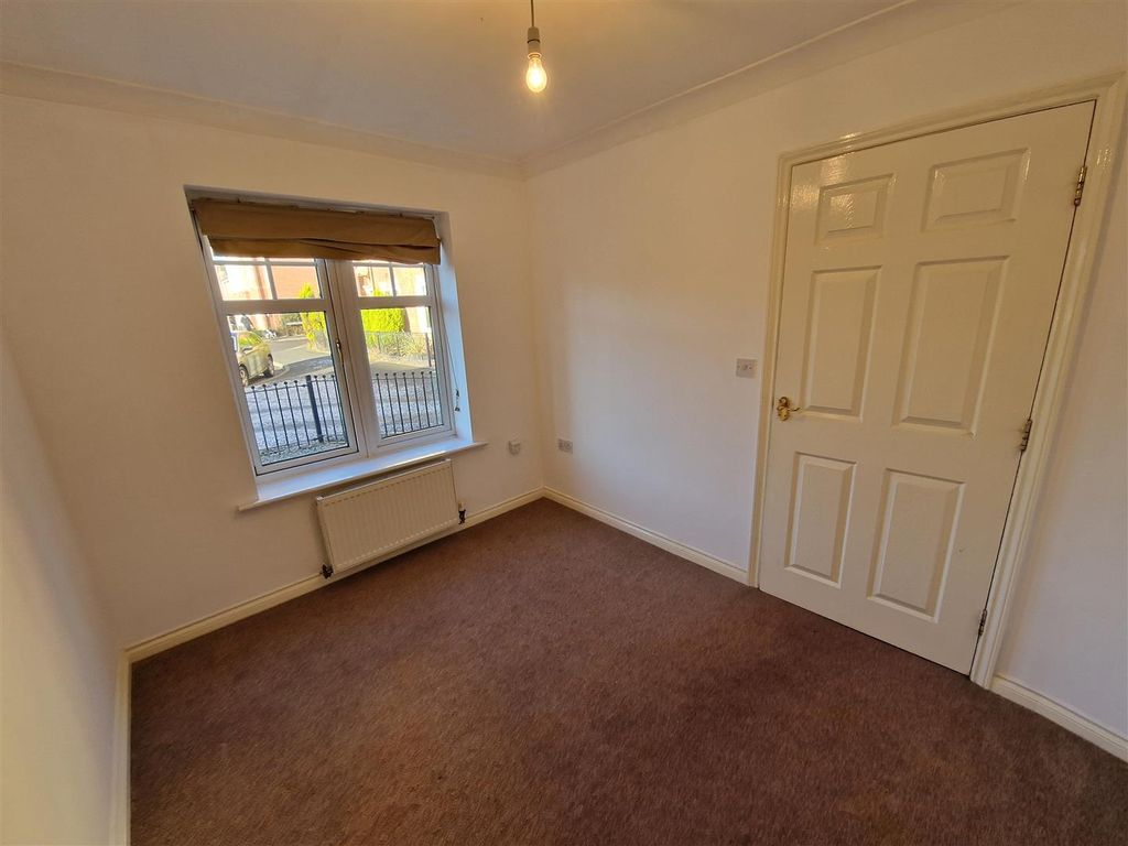 Property photo 3 of 9 Bedroom1