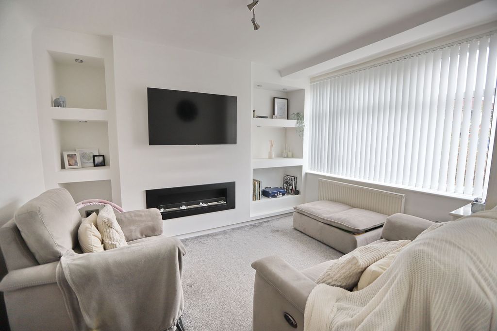 Property photo 3 of 23