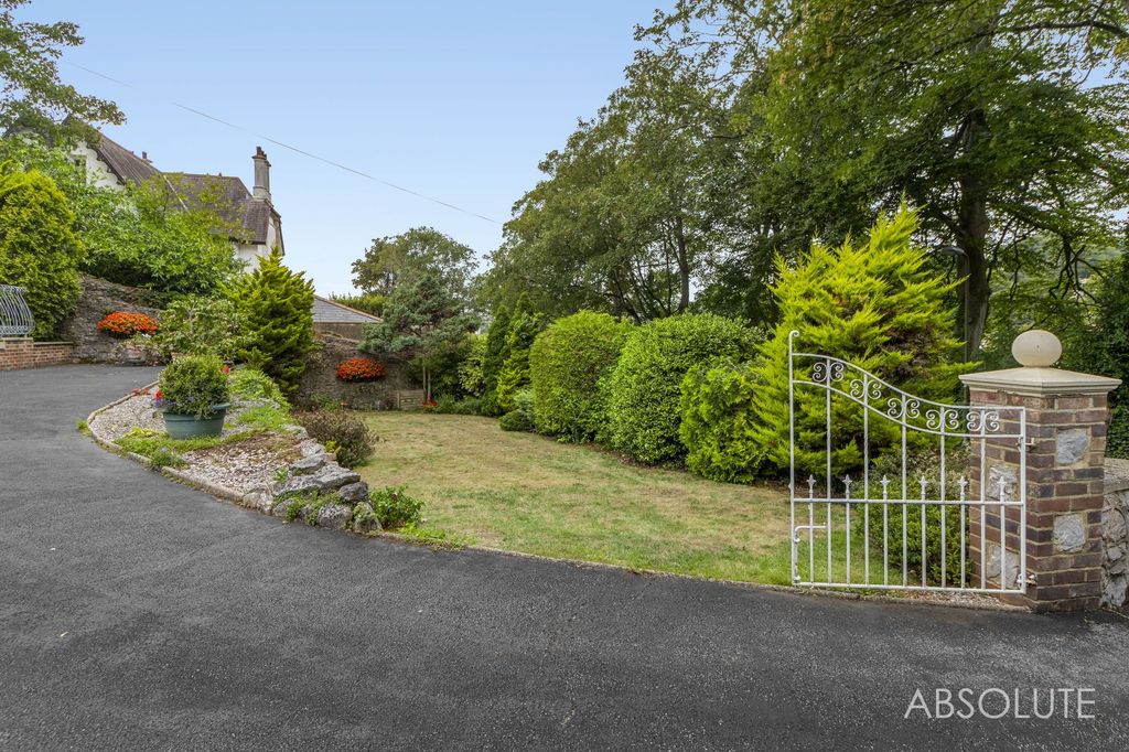 Property photo 1 of 27