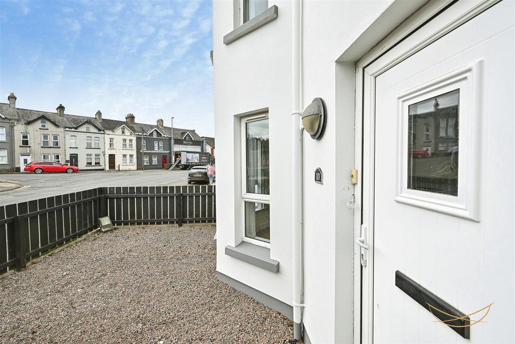 Property photo 3 of 40 Dhp-3.Jpg