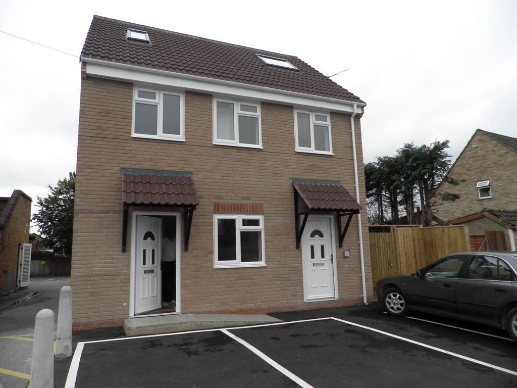 Property photo 1 of 7 Front