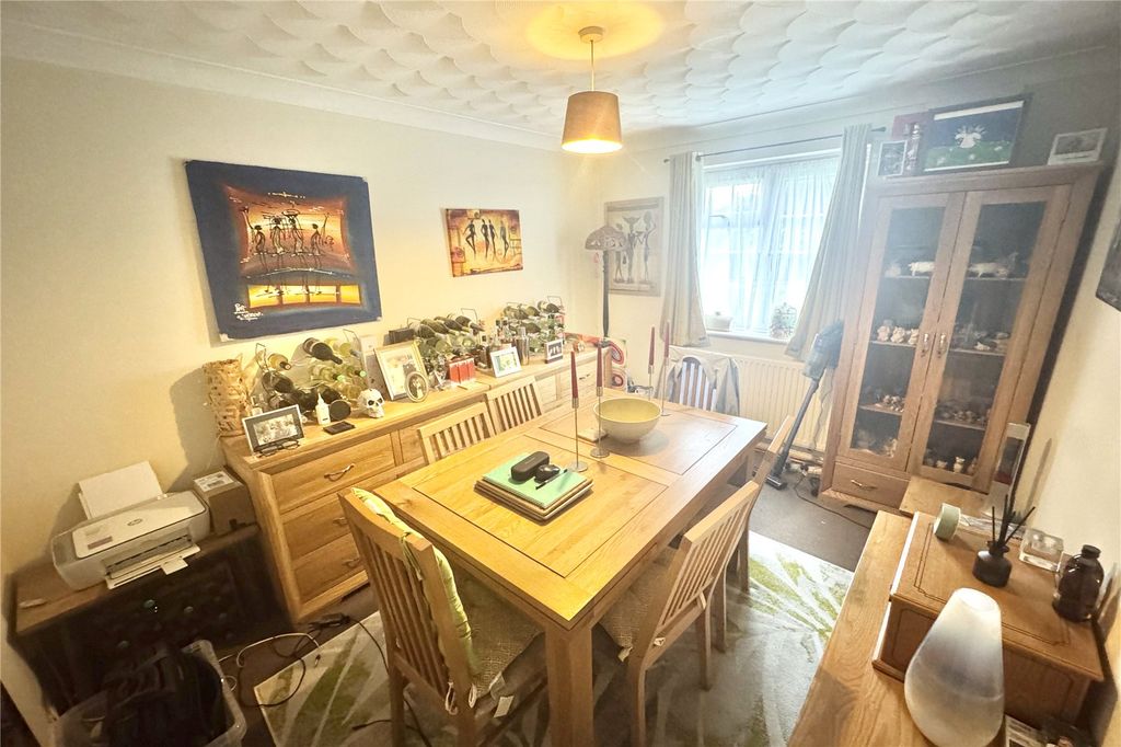 Property photo 3 of 8 Picture No. 02