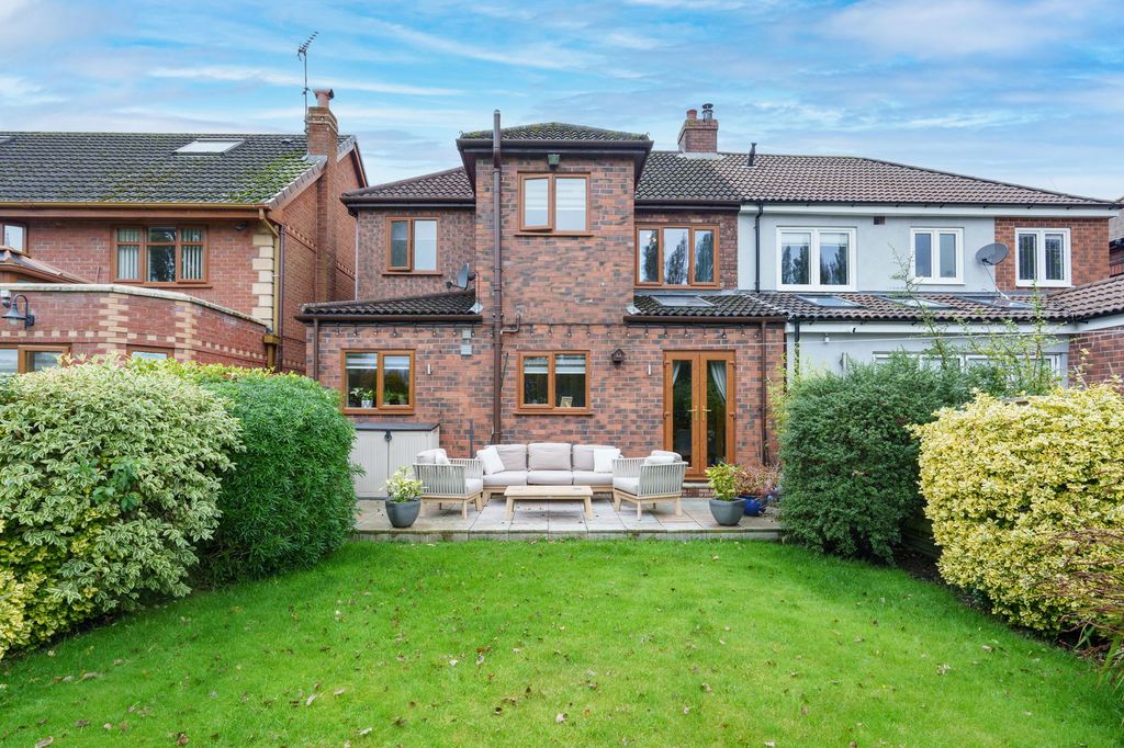 Property photo 3 of 46