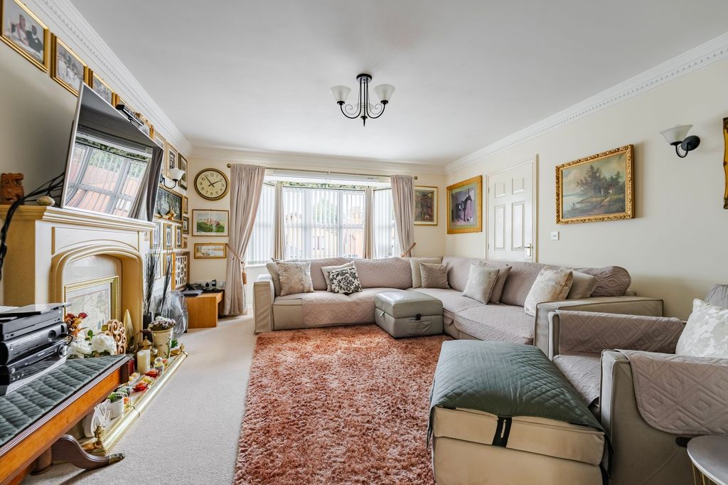Property photo 2 of 19