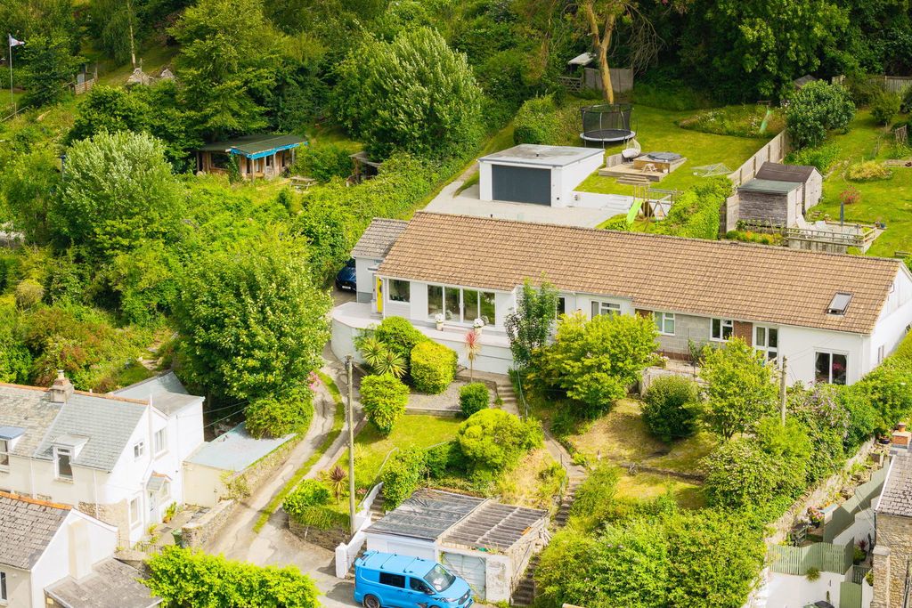 Property photo 1 of 22