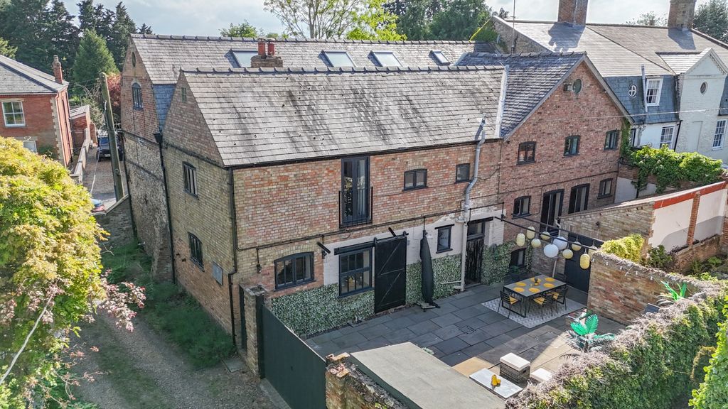 Property photo 2 of 45 4152955