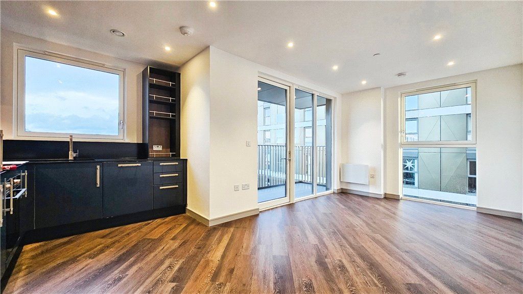 Property photo 2 of 15 Reception/Kitchen