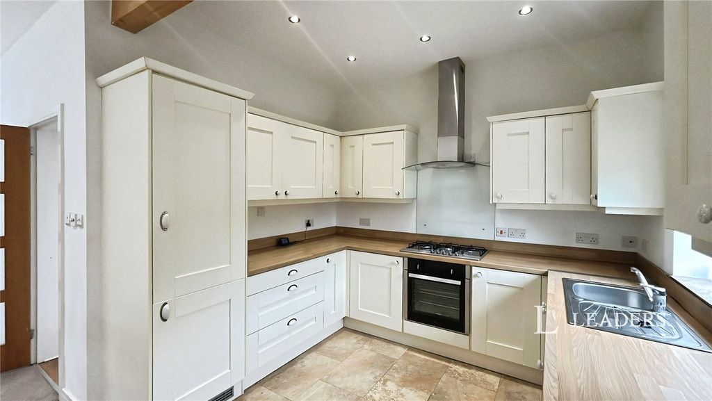 Property photo 2 of 16 Picture No. 21