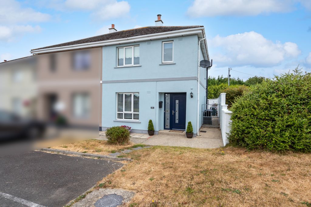 Property photo 1 of 32