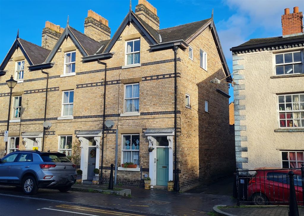 Property photo 1 of 5 Flat 2 Front