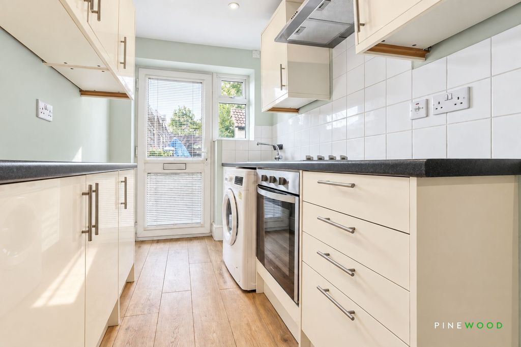 Property photo 2 of 19 Kitchen
