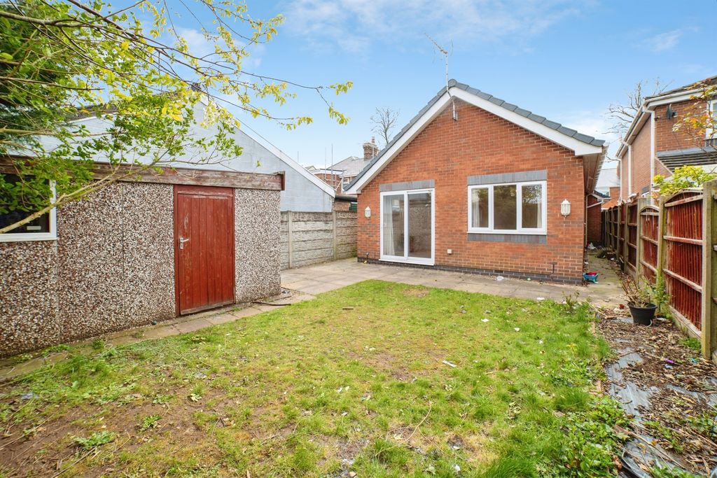 Property photo 2 of 17