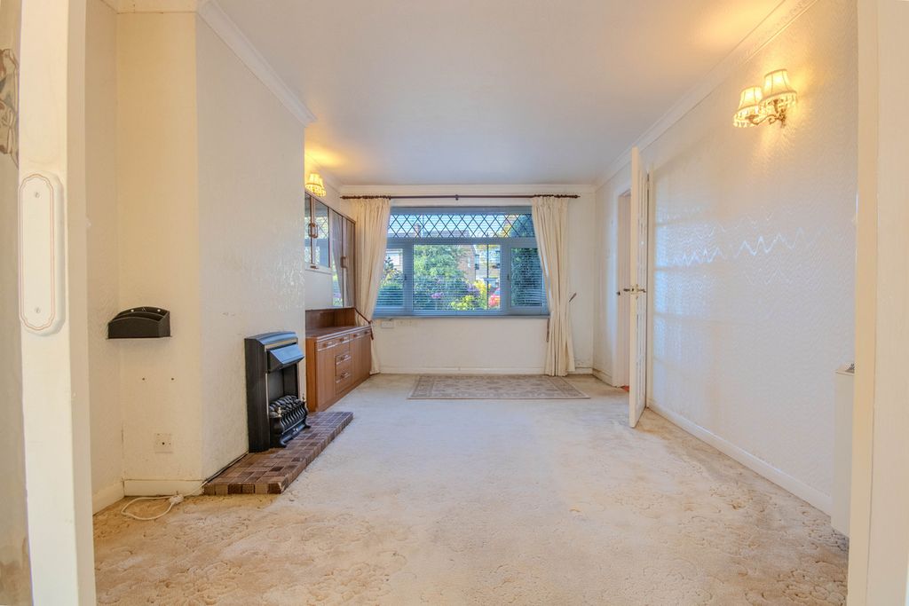 Property photo 3 of 35