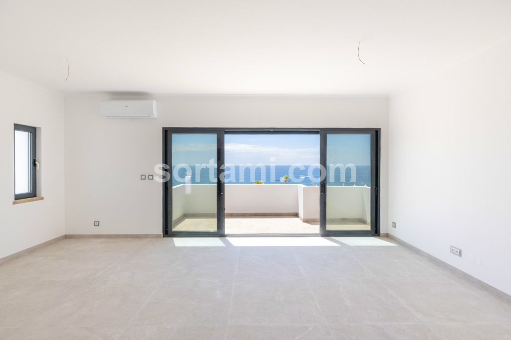 Property photo 2 of 31