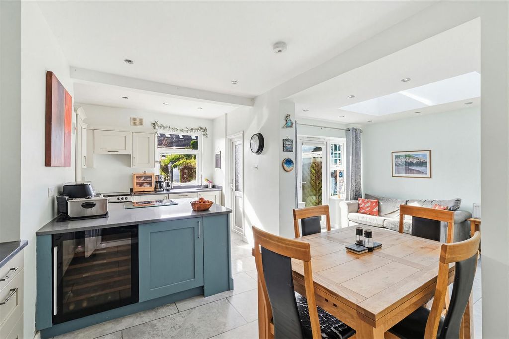 Property photo 3 of 20 Lyne Regis Road