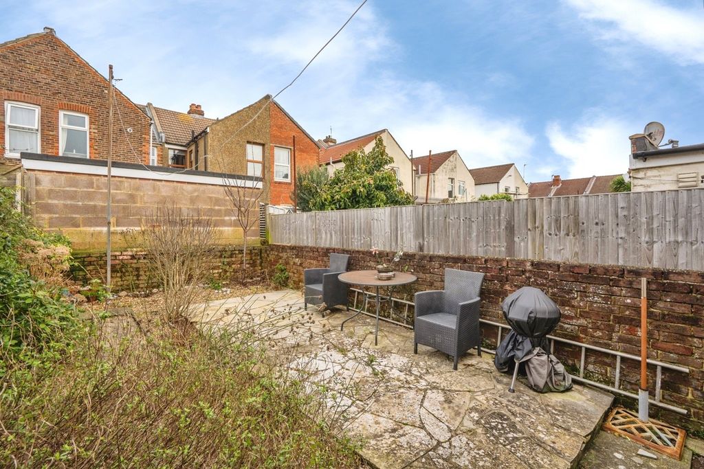 Property photo 3 of 10 Picture No. 16