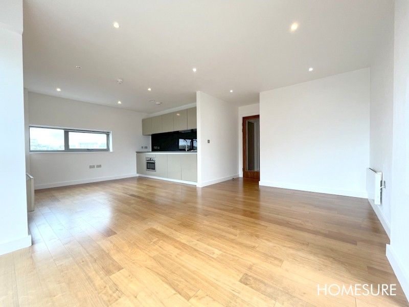 Property photo 1 of 11 Living Room/Kitchen