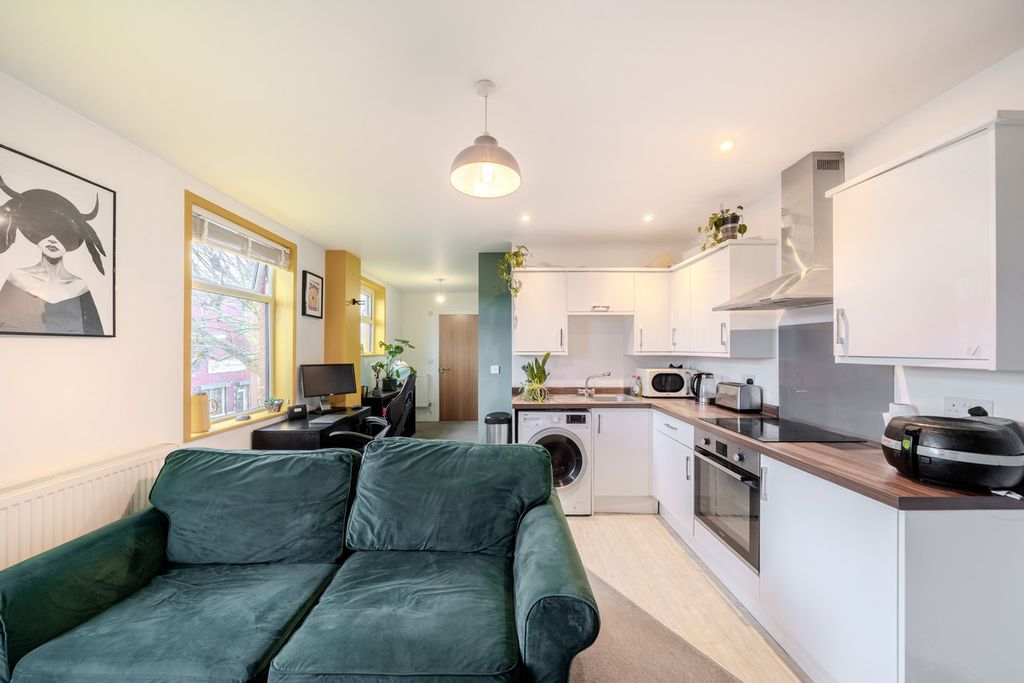 Property photo 2 of 22