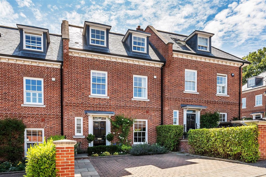Property photo 1 of 18 3-White-Horse-Mews-11.Jpg
