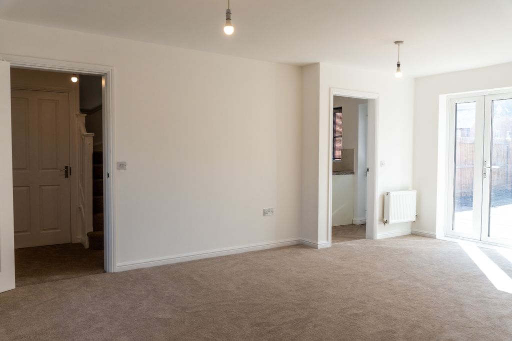 Property photo 3 of 25 Jamaica Walk-12