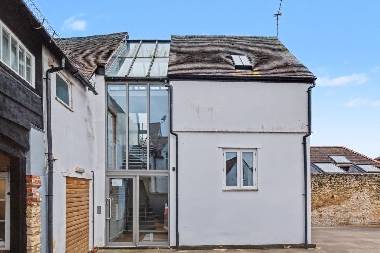 Property photo 1 of 7 322854