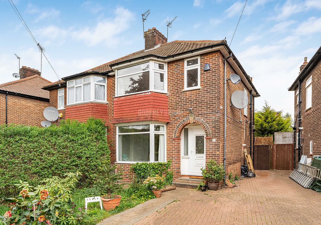 Property photo 1 of 20