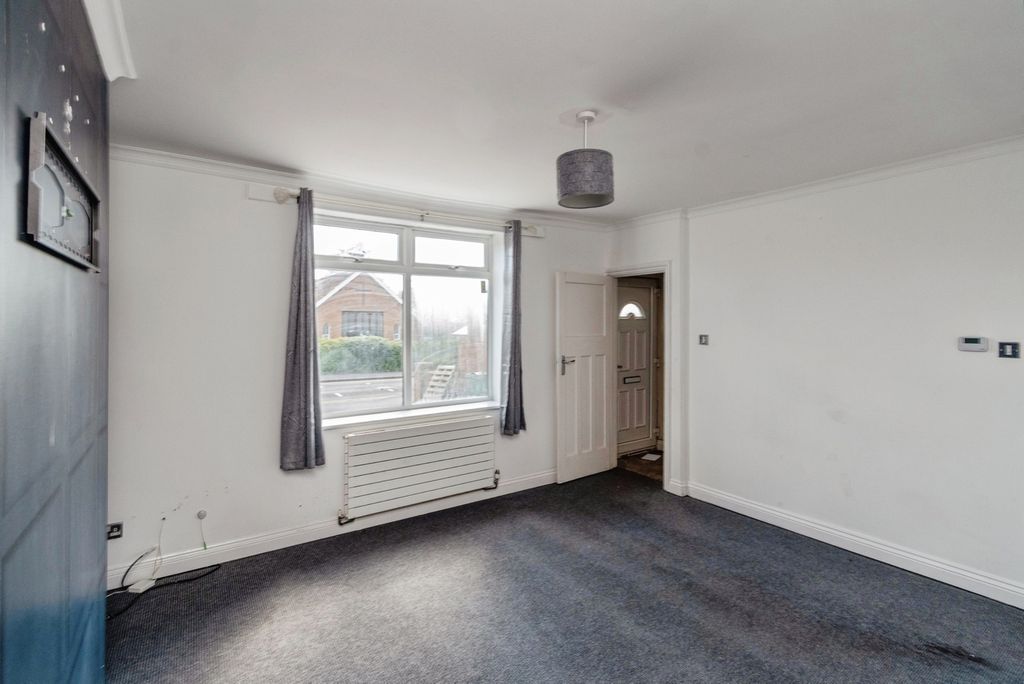 Property photo 2 of 16 Lounge