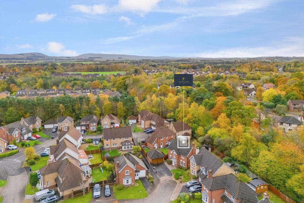 Property photo 3 of 32