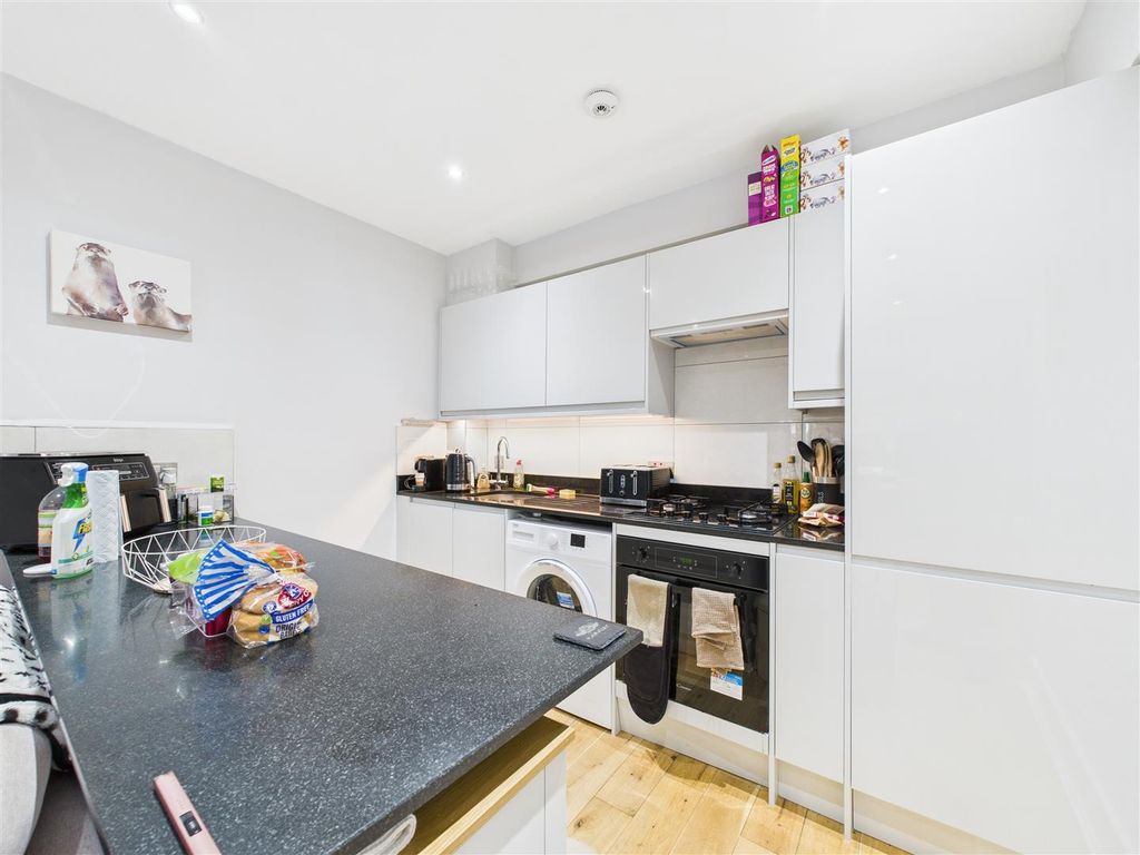 Property photo 3 of 6 Cam04419G0-Pr0029-Still005.Jpg