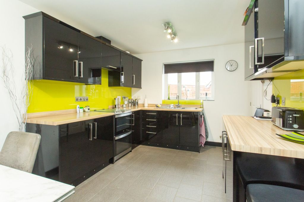 Property photo 3 of 18 Picture 3