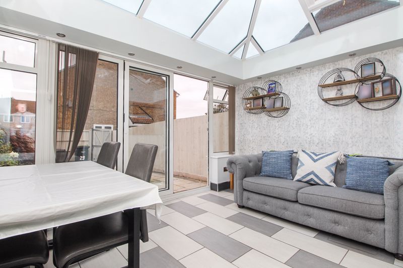 Property photo 3 of 18 Orangery