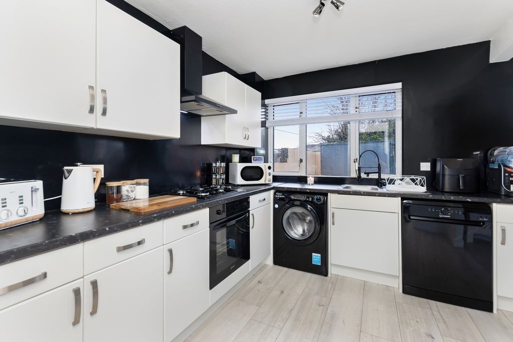 Property photo 3 of 14 Property Image 3